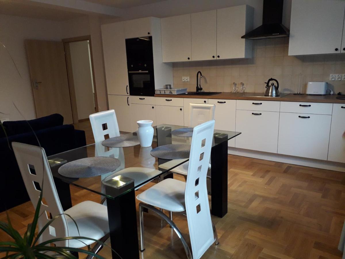 Apart- Salon Z Aneksem Kuchenym, 2 Sypialnie, Lazienka Szczecin