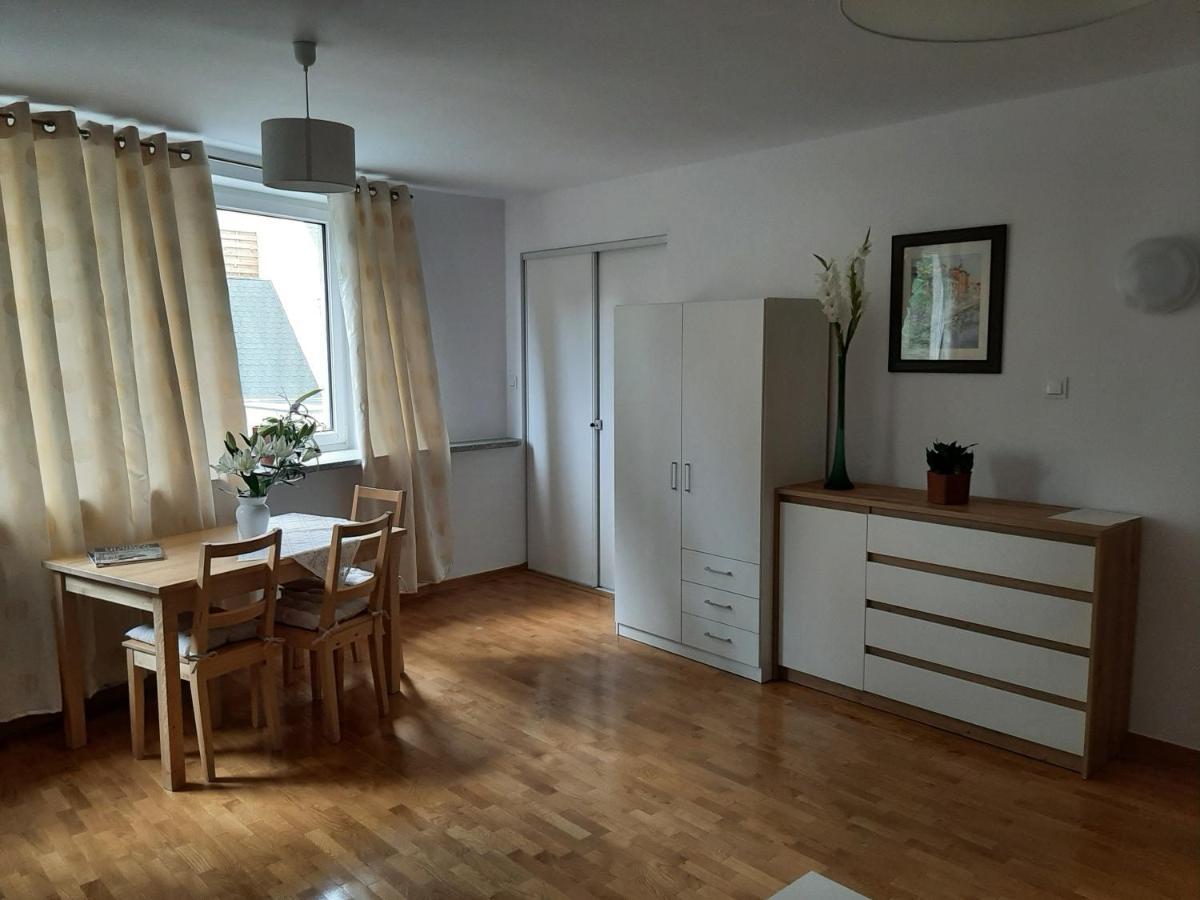 Apart- Salon Z Aneksem Kuchenym, 2 Sypialnie, Lazienka * Szczecin